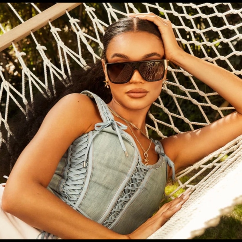 Quay polarized Sunglasses no scratches, no case